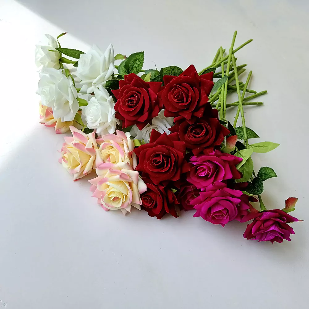 Làm thế nào để làm cho hoa nhân tạo thực tế hơn?