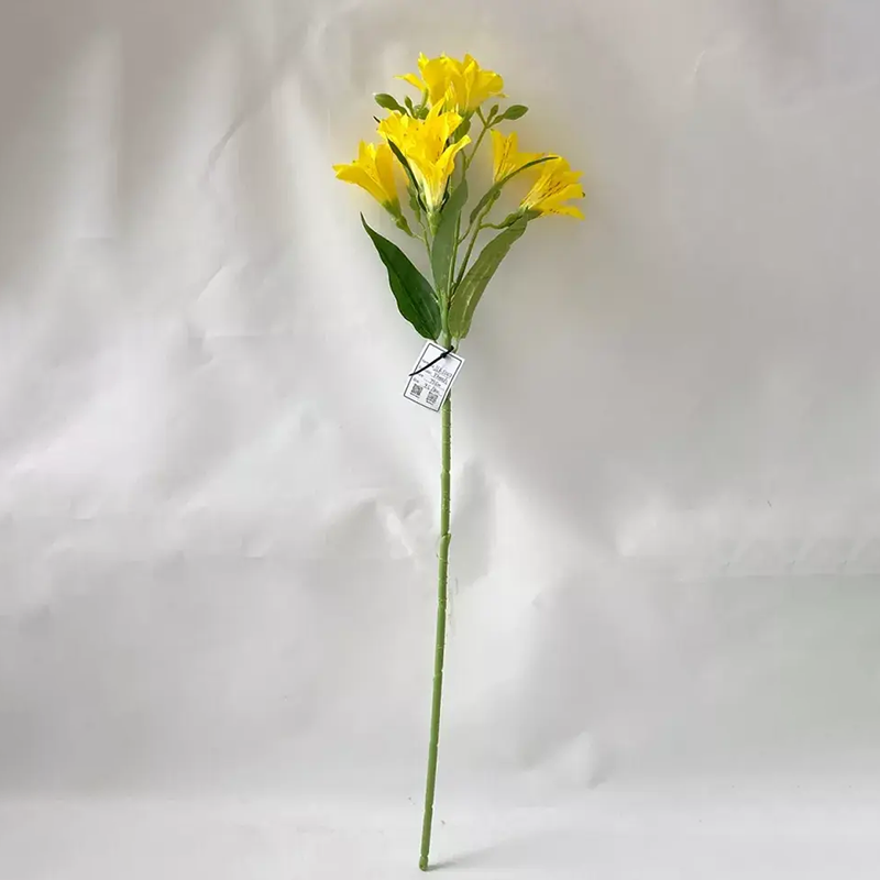 Hoa lily nhân tạo lụa